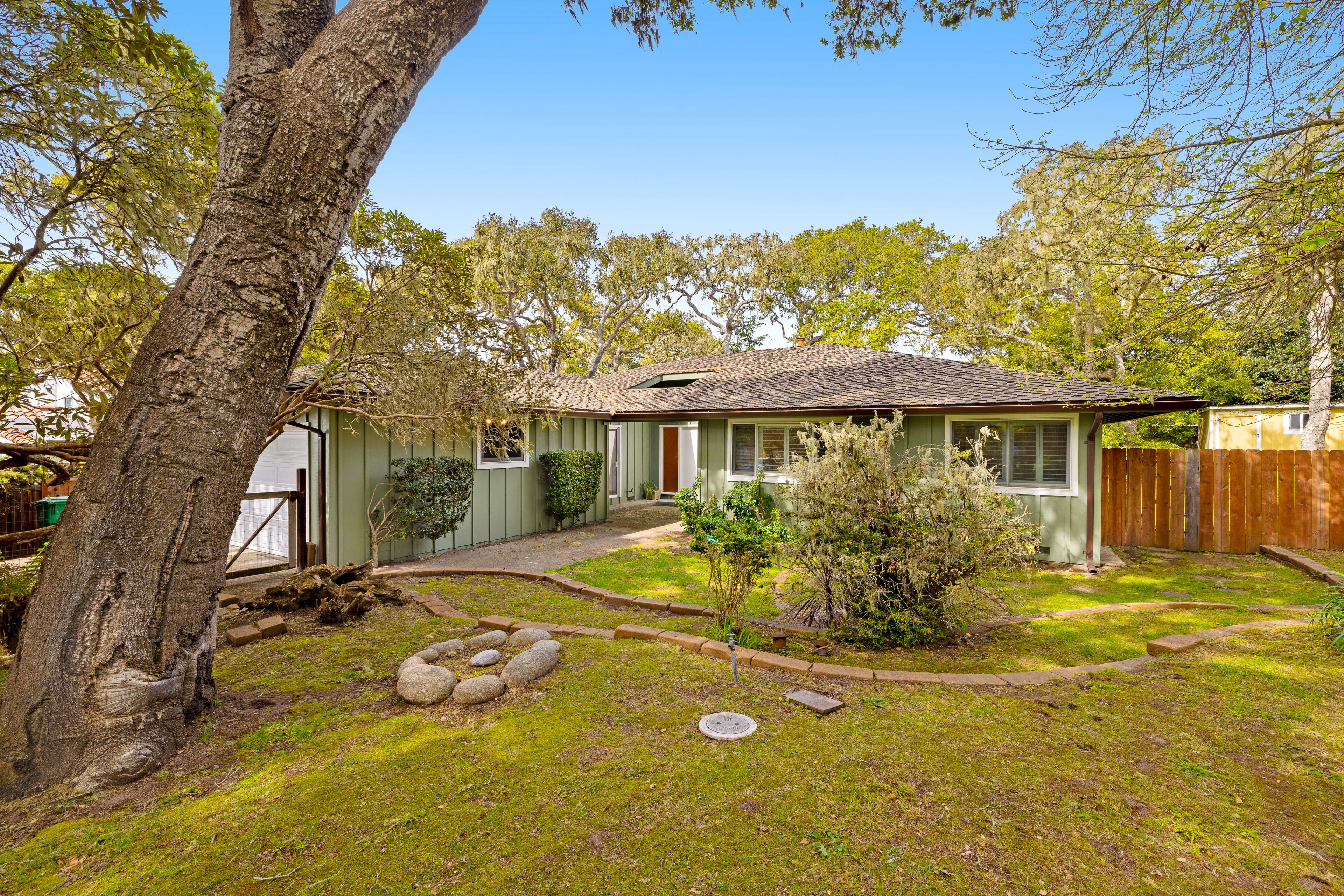 Centrally located home with a large yard, board games, & W/D