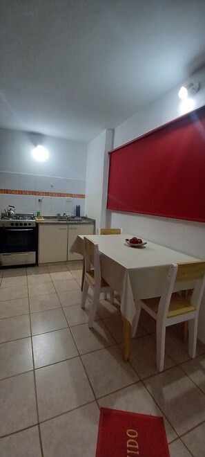 Dining - Dpto Económico Para Tres en Villa Ballester (Villa Ballester)