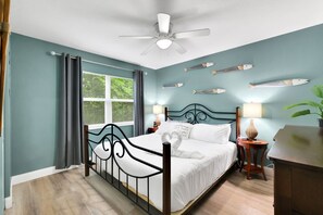 2 室のベッドルーム、アイロン / アイロン台、旅行用ベビーベッド、WiFi (無料)