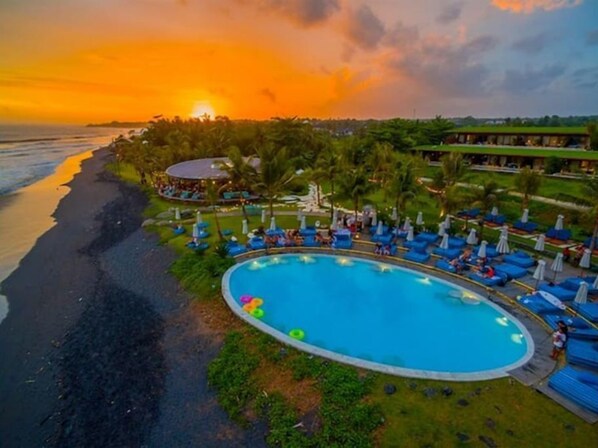 Pool - Hotel Komune Keramas Beach Resort - Resort Room (Bali)