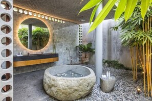 Spa - Villa Casabama Saba Gianyar 4 bedroom (Kecamatan Blahbatuh)