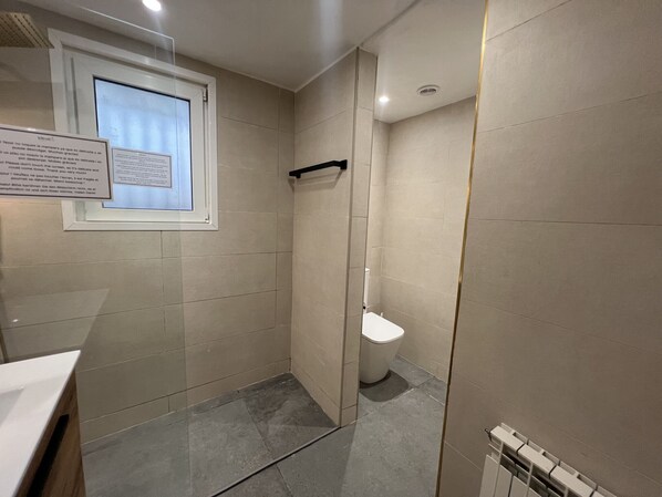 Baignoire, serviettes fournies