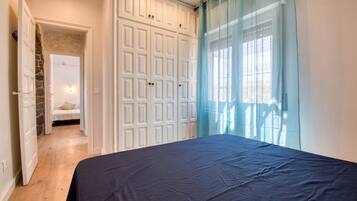 5 bedrooms, free WiFi, bed sheets