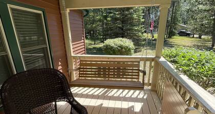 Spacious, peaceful home away from home...sun or snow!