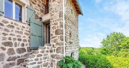 3 bedroom cozy home in Essertines-en-Châtelne