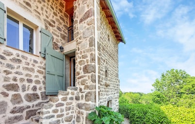 3 bedroom amazing home in Essertines-en-Châtelne