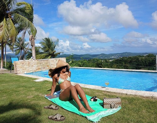 Swim & Paint Art Retreat/Adventures