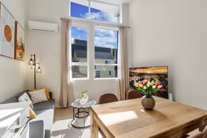 Dining - Green Lake 2B2B, A/C, close to UW & Lightrail (Seattle)