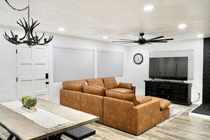 Televisor intel·ligent i llar de foc 