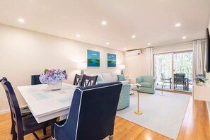 Smart TV - Ocean Edge Cape Cod 2 Bed 2 Bath, Golf & Free Resort Access - Brewster, MA (Brewster)