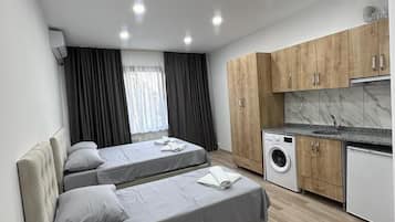 Caja de seguridad en la habitación, cortinas blackout y insonorización