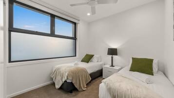 3 bedrooms, desk, iron/ironing board, WiFi