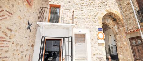 تفاصيل الفندق من الخارج