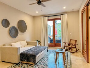 Signature Room | 1 bedroom, premium bedding, down comforters, individually decorated