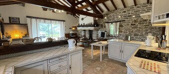 LAU Haitzak - Iholdy