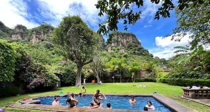 Casa con Alberca y jardín en Malinalco, a solo 10 minutos del centro