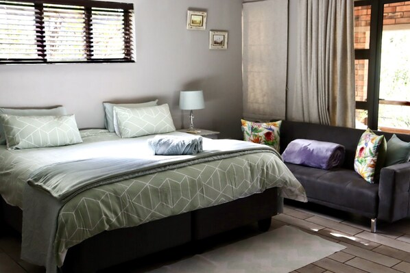 4 chambres, fer et planche à repasser, Wi-Fi, draps fournis