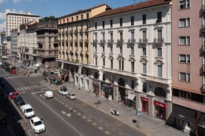 Miscellaneous - CASATI, 2 · Glamour in città tra shopping e vita notturna (Milano)