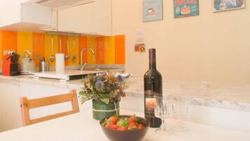 Forno, piano cottura, macchina per tè/caffè, pentole/stoviglie/utensili