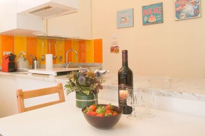 Oven, stovetop, coffee/tea maker, cookware/dishes/utensils - BnButler - Farini, 6 (Milano)