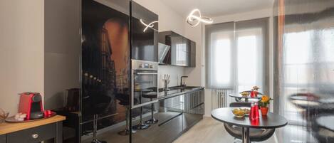 Fridge, microwave, oven, stovetop