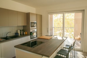 Fridge, microwave, oven, stovetop