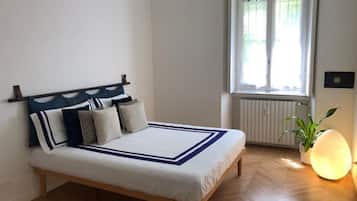 1 slaapkamer, een strijkplank/strijkijzer, wifi, beddengoed