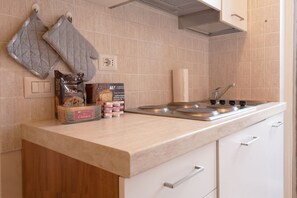 Fridge, oven, stovetop, coffee/tea maker - BnButler - Isonzo, 28 (Milano)