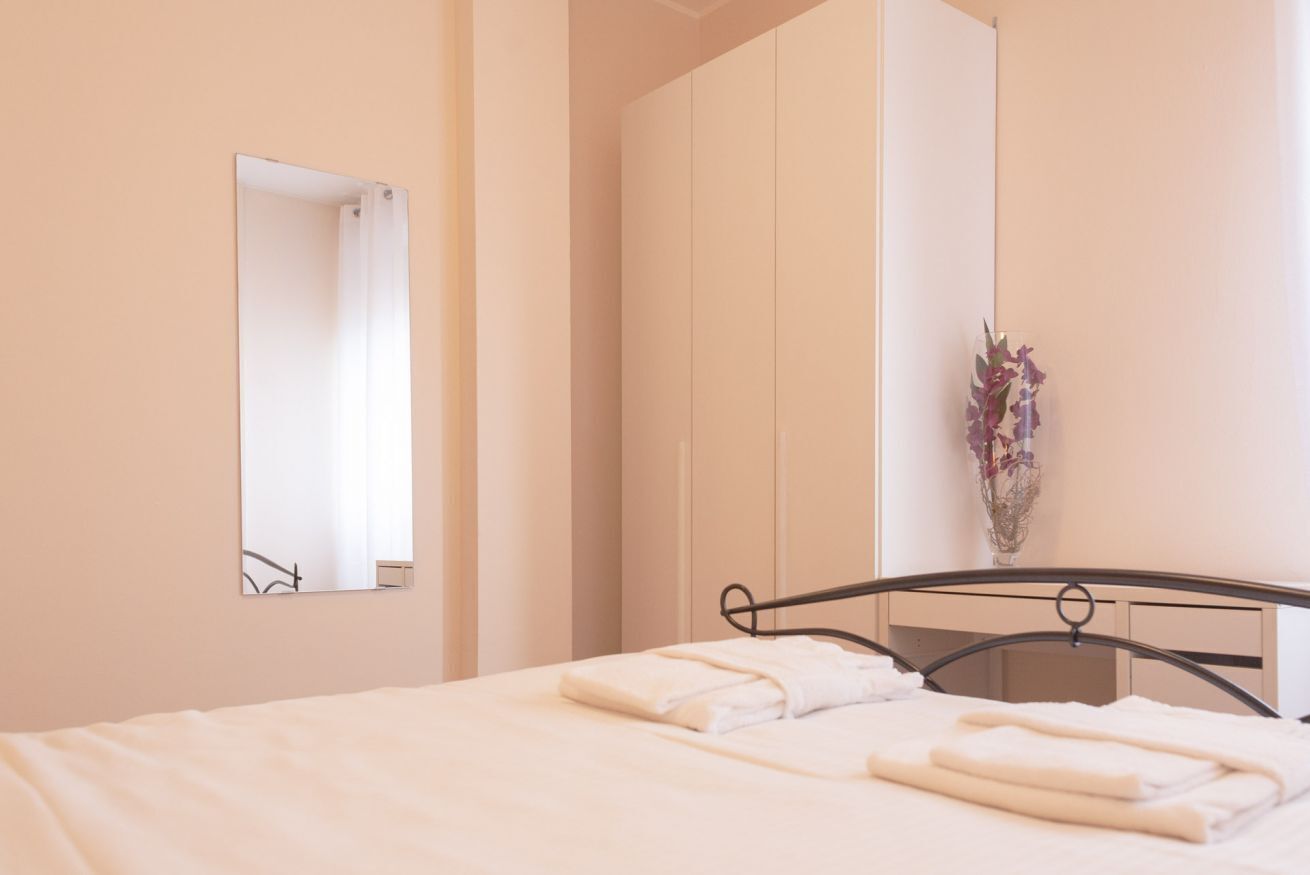 1 chambre, fer et planche à repasser, Wi-Fi, literie fournie