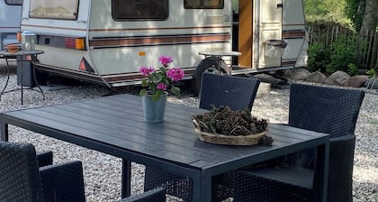 CARAVAN 1 . BED & BREAKFAST . 5 MIN FROM E47 . DOGS WELCOME . MAX 3 persons