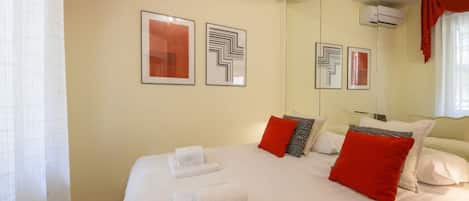 WiFi, bed sheets
