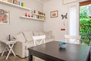 Living area - RICCARDO GALLI , 9 - Incantevole appartamento, come a casa vostra!  (Milano)