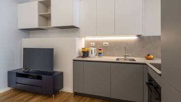 Kühlschrank, Ofen, Herdplatte, Geschirrspüler