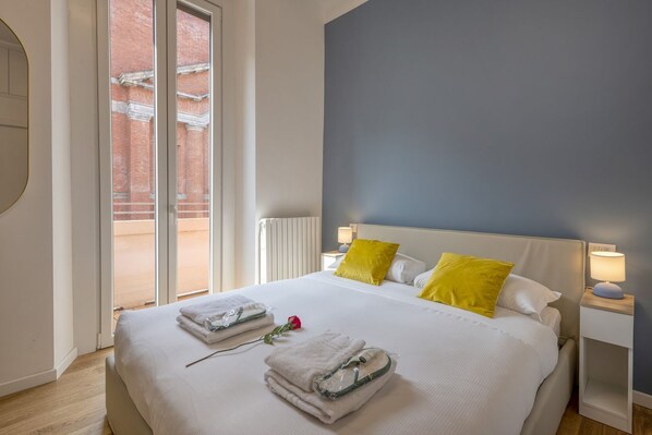 1 bedroom, desk, iron/ironing board, WiFi