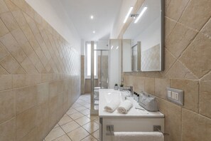 Shower, hair dryer, bidet, towels - Venini 14 - Tra Centrale e Buenos Aires (Milano)