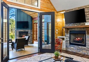 Interior - Secluded Cabin, Fire Pit, Outdoor Games, Hot Tub (Broken Bow)