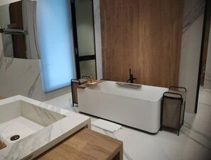 Bathroom - Saba Estate Luxury Villa - Premier Garden Suite (Blahbatuh)