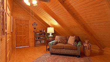 Smart TV, fireplace, stereo