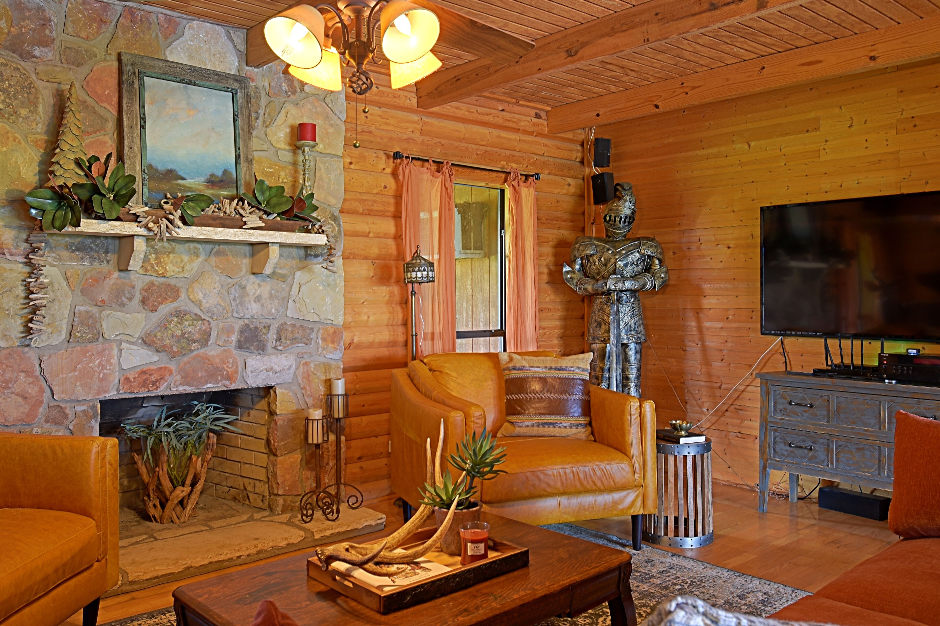 Smart-TV, Kamin, Stereoanlage