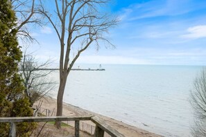 Unclassified image, 5 of 32, button