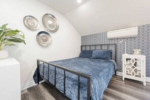 2 soverom, skrivebord, strykejern/-brett og wi-fi