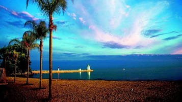 Una playa cerca