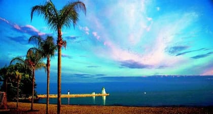 Luxe Lodges on Lake Erie ~ Aquamarine ~ Beachfront