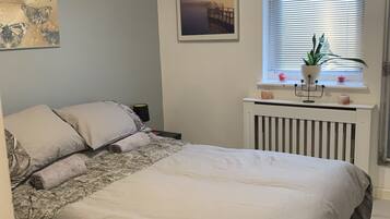 2 bedrooms, iron/ironing board, travel cot, WiFi