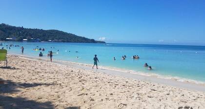 Authentic Puertorrican Home with Full AC -Fast WIFI - Smart TV Near Beach