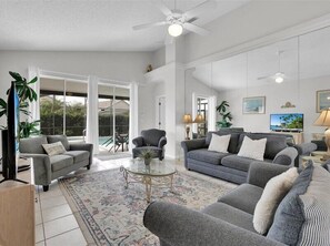 TV - South Facing Pool & Spa- 2 Master Bedrooms (Clermont)