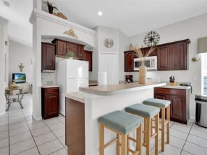 Fridge, microwave, oven, stovetop - South Facing Pool & Spa- 2 Master Bedrooms (Clermont)