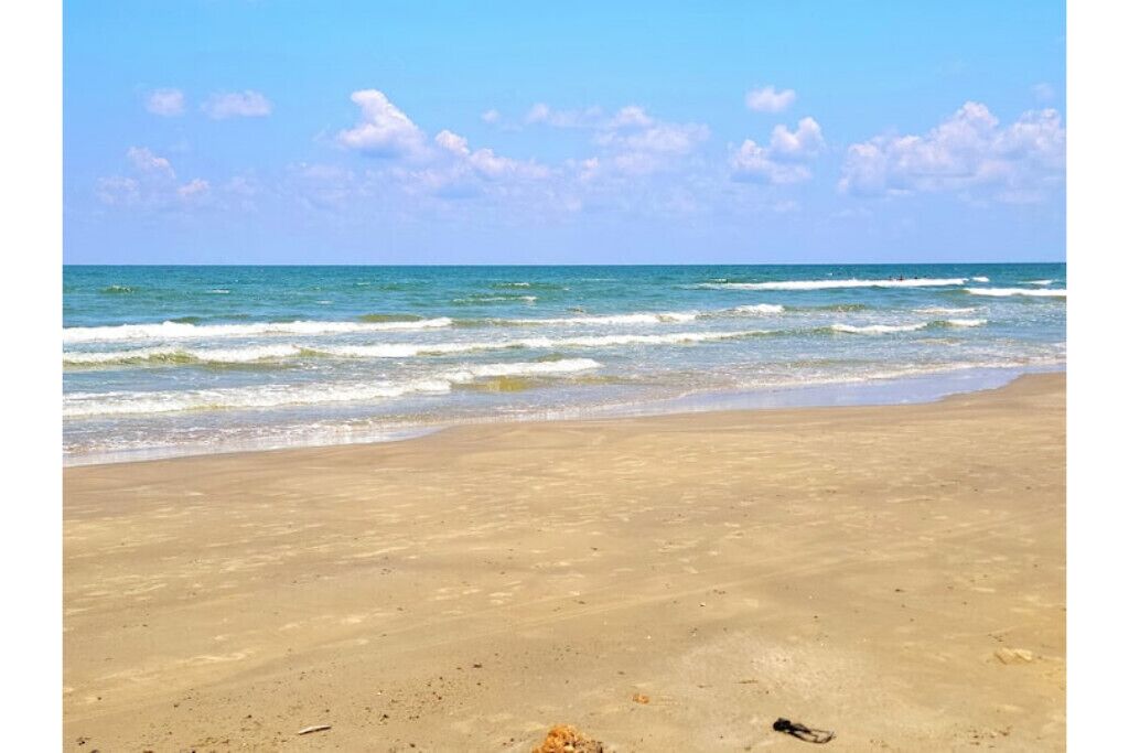 Beach nearby, beach towels