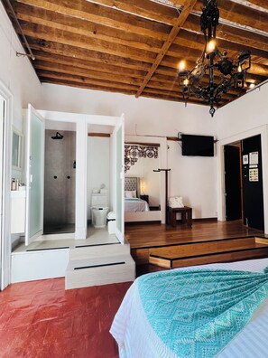 ห้องจูเนียร์สตูดิโอสวีท, เตียงคิงไซส์ 1 เตียง, วิวภูเขา | ห้องน้ำ | ของใช้ในห้องน้ำฟรี, ผ้าเช็ดตัว