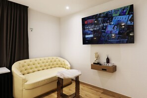 أسرّة بإسفنج يتكيف مع شكل الجسم وواي فاي مجانًا